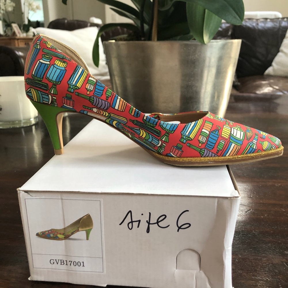 Colorful Red Patterned Mid Heel Pump with Green Heel Grape Vine